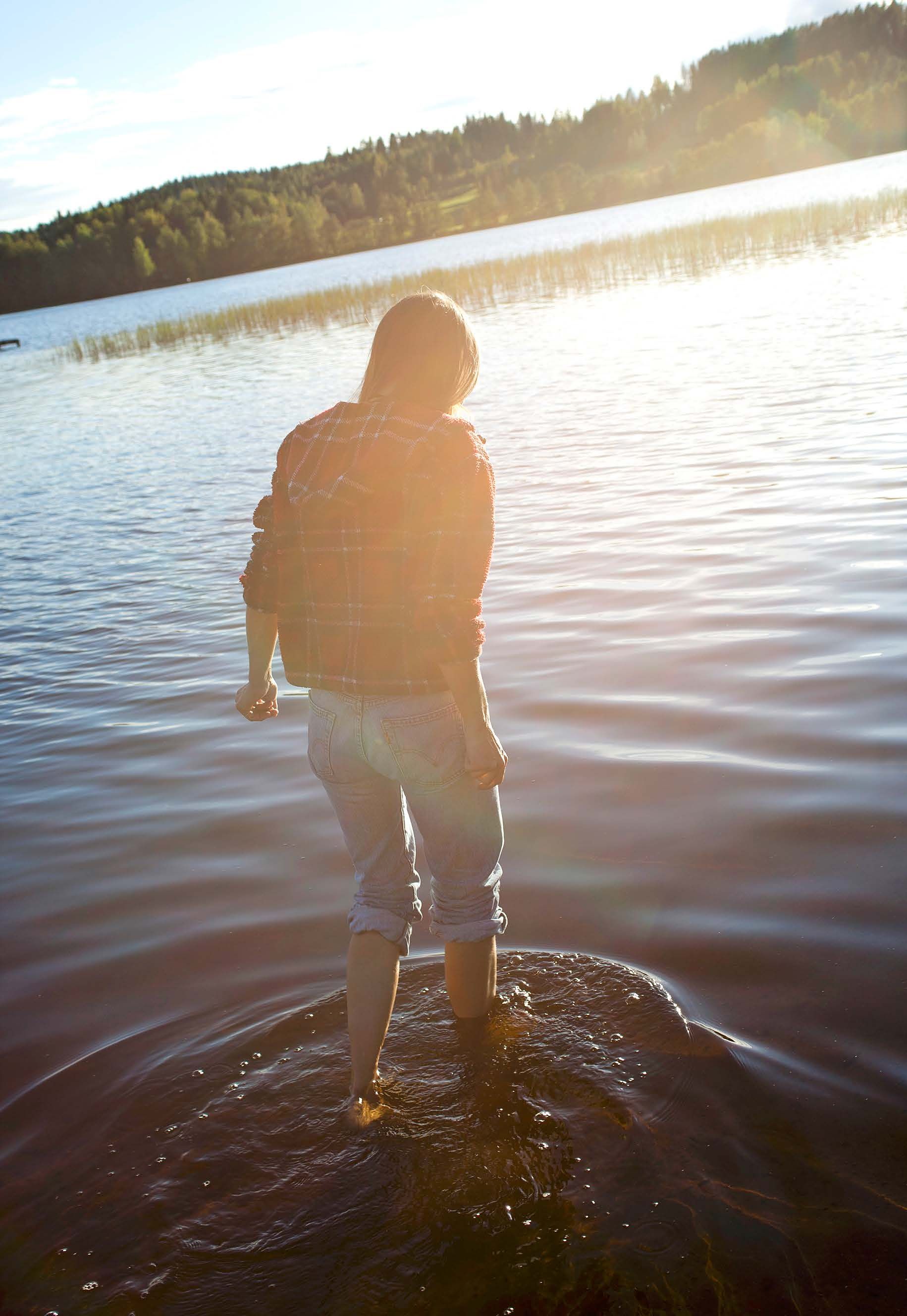 ”Elämän ei tarvitse olla niin kamalan rankkaa, jos emme valitse niin”, Kaarina Davis sanoo.