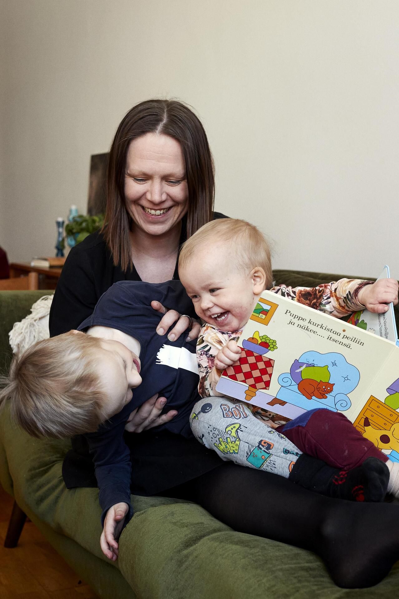 ”Alitan riman arkirutiineissa hyvällä omallatunnolla. Tärkeintä on sittenkin olla läjässä sohvalla lukemassa kirjaa tai lähteä pyörälenkille jätskikiskalle.”