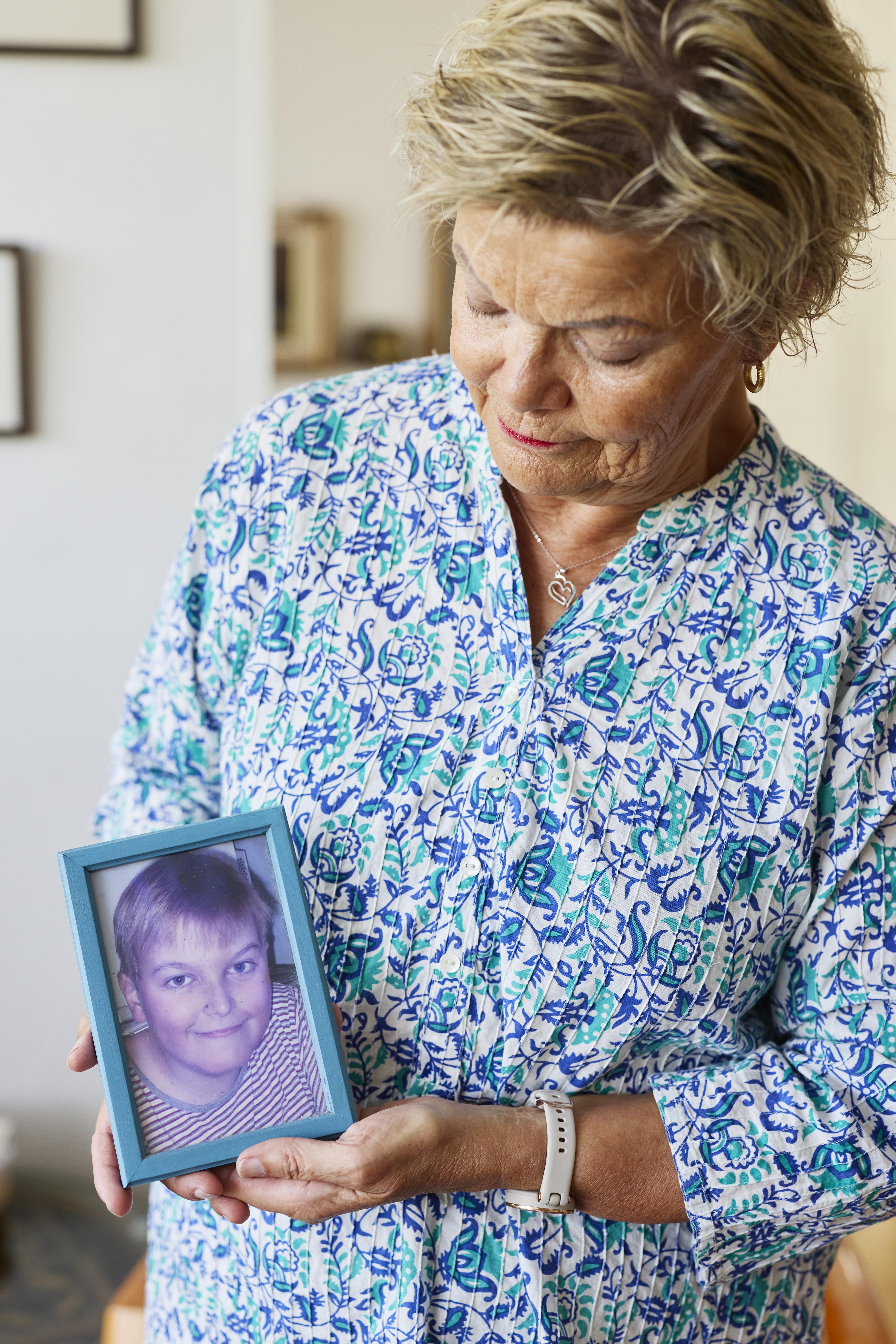 Hanna on pohtinut paljon sitä, kuinka moninaista elämä voi olla yhtä aikaa. ”Lapsen kuolemasta ei selviydy koskaan, mutta sen kanssa voi oppia elämään.”