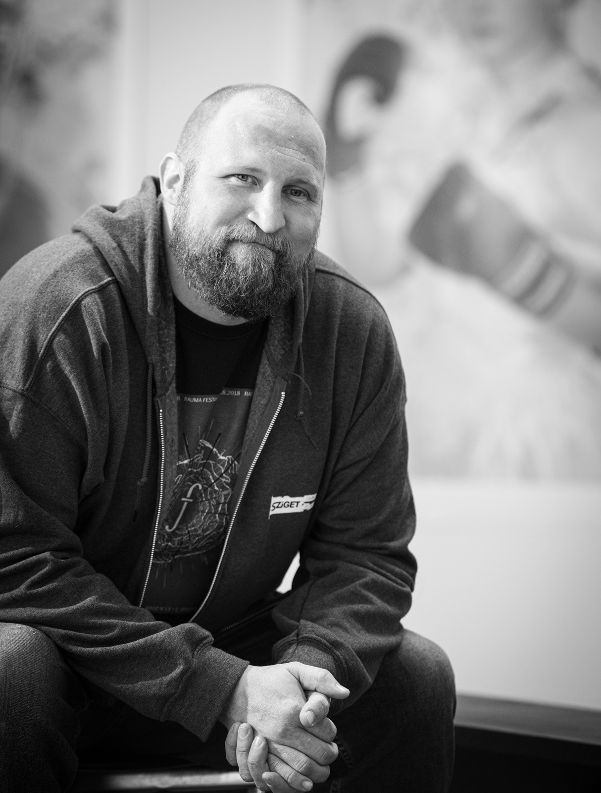 Karri Miettinen on 41-vuotias rapartisti, joka tunnetaan taiteilijanimellä Paleface. Hän asuu Helsingissä, ja hänellä on kaksi tytärtä. 