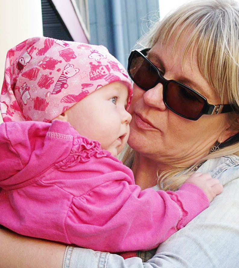 Ihana yllätyslapsenlapseni Oona syntyi viime vuonna ja täytti juuri vuoden.