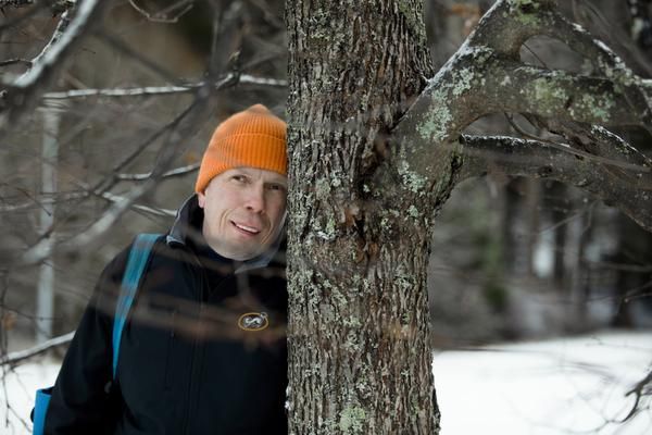 <macro_right> ”Vasta viisikymppisenä aloin ymmärtää itseäni ja lapsuuttani. Haluan katkaista suvussa kulkeneen puhumattomuuden, jotta omien lasteni ei tarvitse enää kärsiä siitä”, Jukka sanoo.