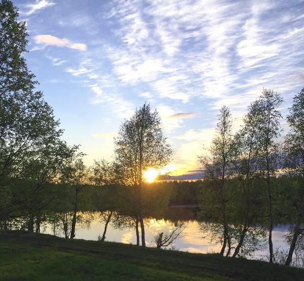 Ilta-aurinko kertoo, että on saunaan menon aika.