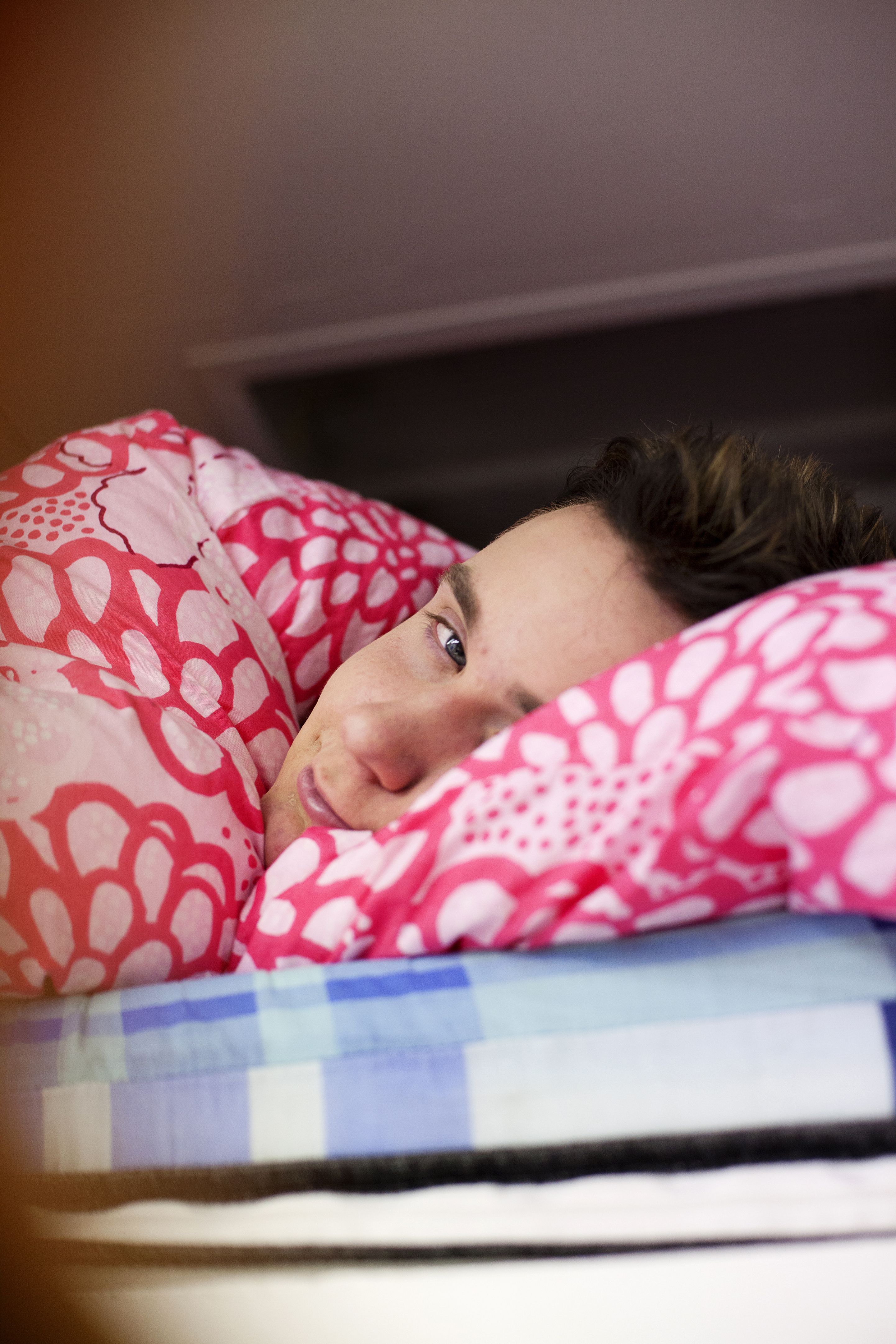 En malttaisi millään nukkua. Menee hyvää duuniaikaa hukkaan.