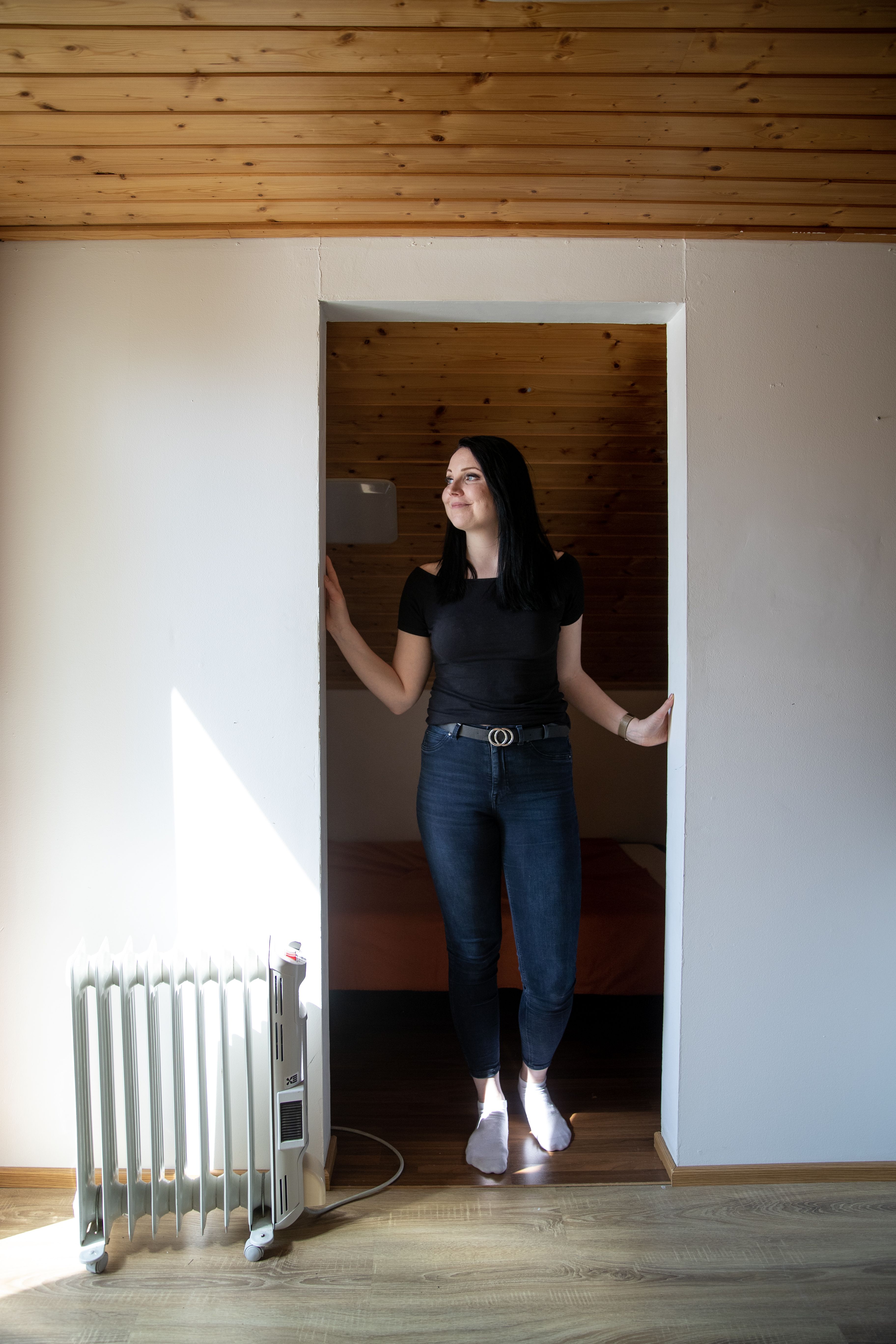 Moni on kysynyt, miten voin olla kaiken lapsena kokemani jälkeen niin positiivinen ja iloinen. Ehkä olen vain jotenkin osannut ajatella, että kaikenlaista on ollut, mutta elämä jatkuu. Tämä on minun tarinani, joka on kääntynyt rikkaudeksi.