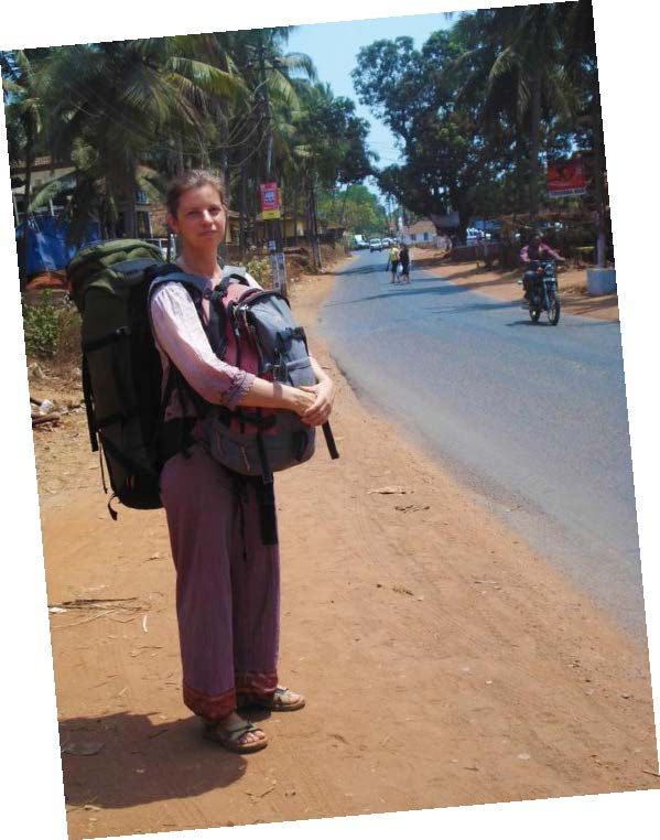 Reissunainen matkalla Himalajalle.