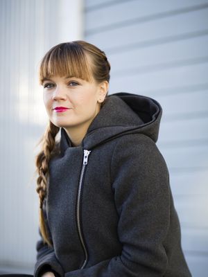 Rebekka Naatus kasvoi lestadiolaisessa kodissa. Nyt hän on naimisissa sarjakuvataiteilija Ville Rannan kanssa.