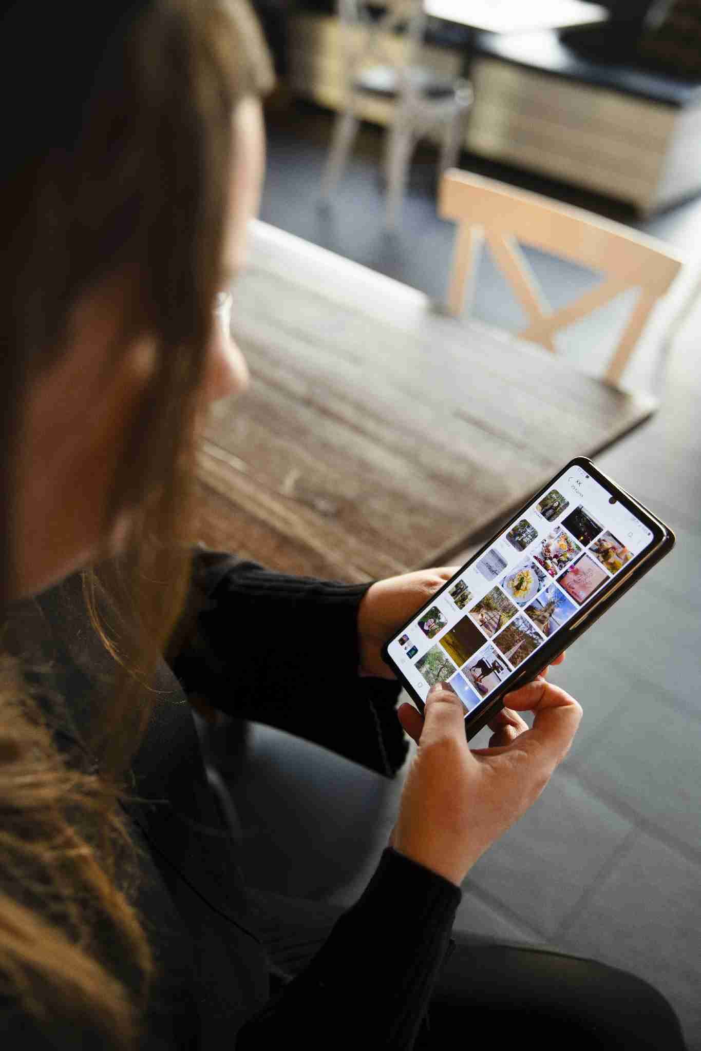 Aija halusi elää hyvää arkea ja ottaa siitä paljon kuvia, jotta huomaisi kaiken pienenkin ihanan. 