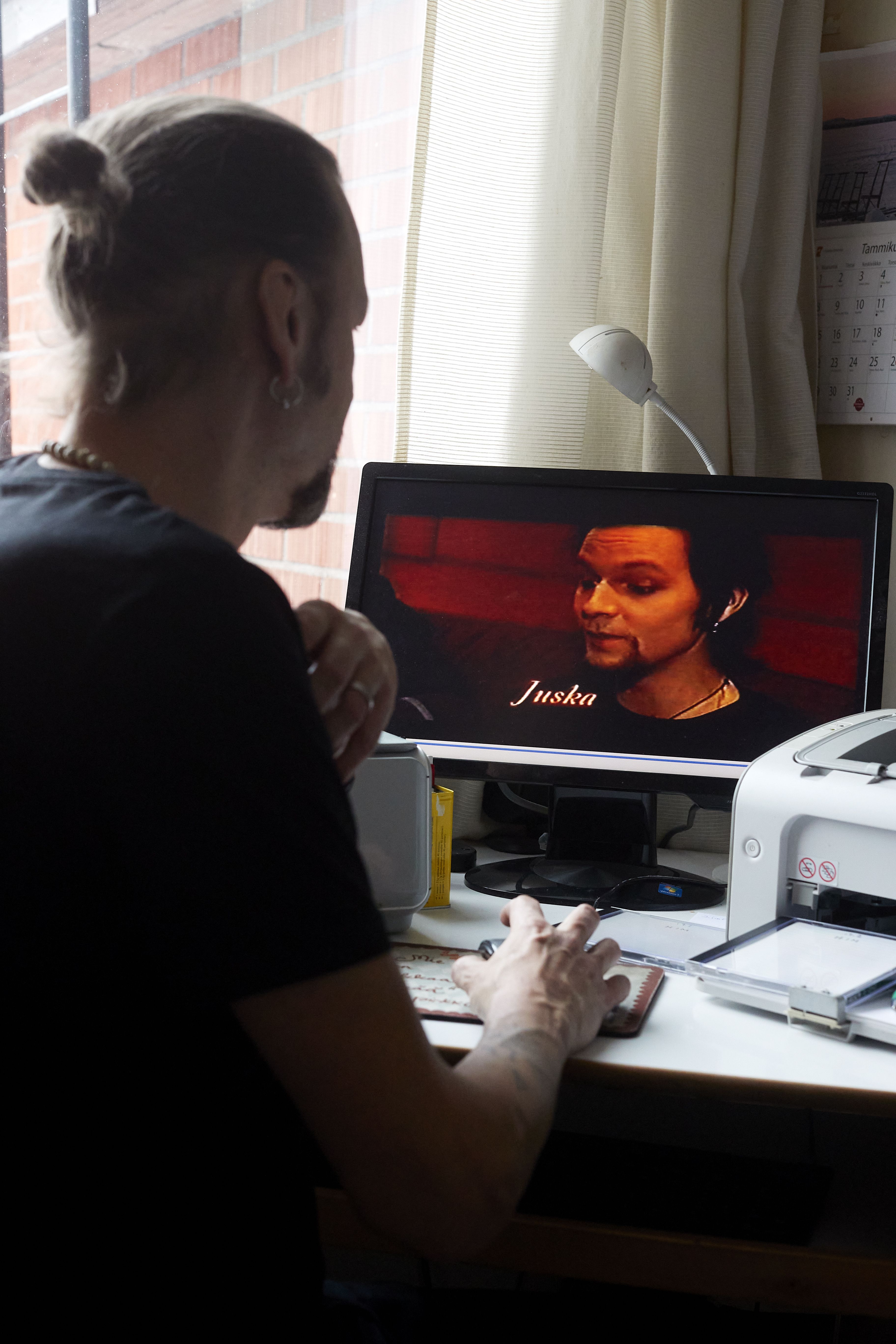 <macro_down>Kaksi viime vuotta Juska on kirjoittanut kirjaa HIM-ajoistaan ja sukeltanut 25 vuoden takaisiin hetkiin.