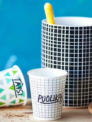 Kertakäyttömukista syntyy kelpo kahvimitta.