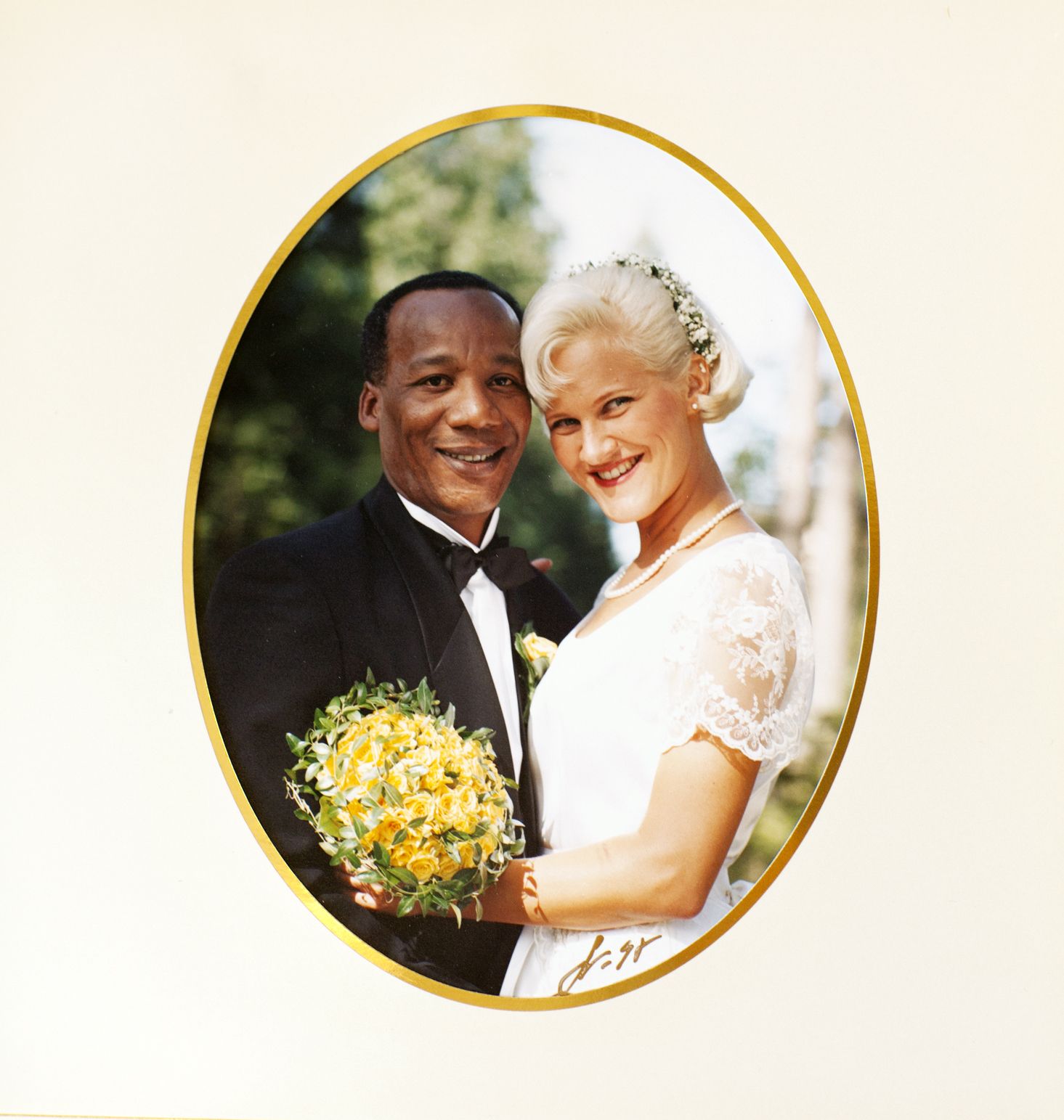 Bobby ja Päivi avioituivat Päivin lapsuusmaisemissa.