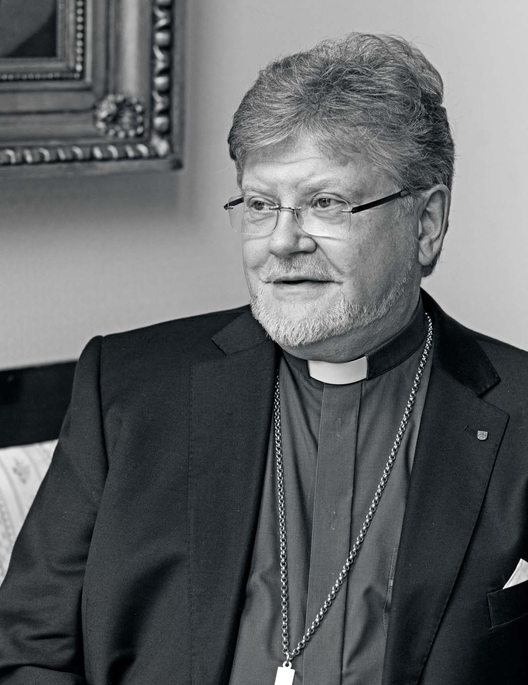 "Tunnen myötätuntoa ero- ja uusperheitä kohtaan", Oulun piispa Samuel Salmi sanoo.