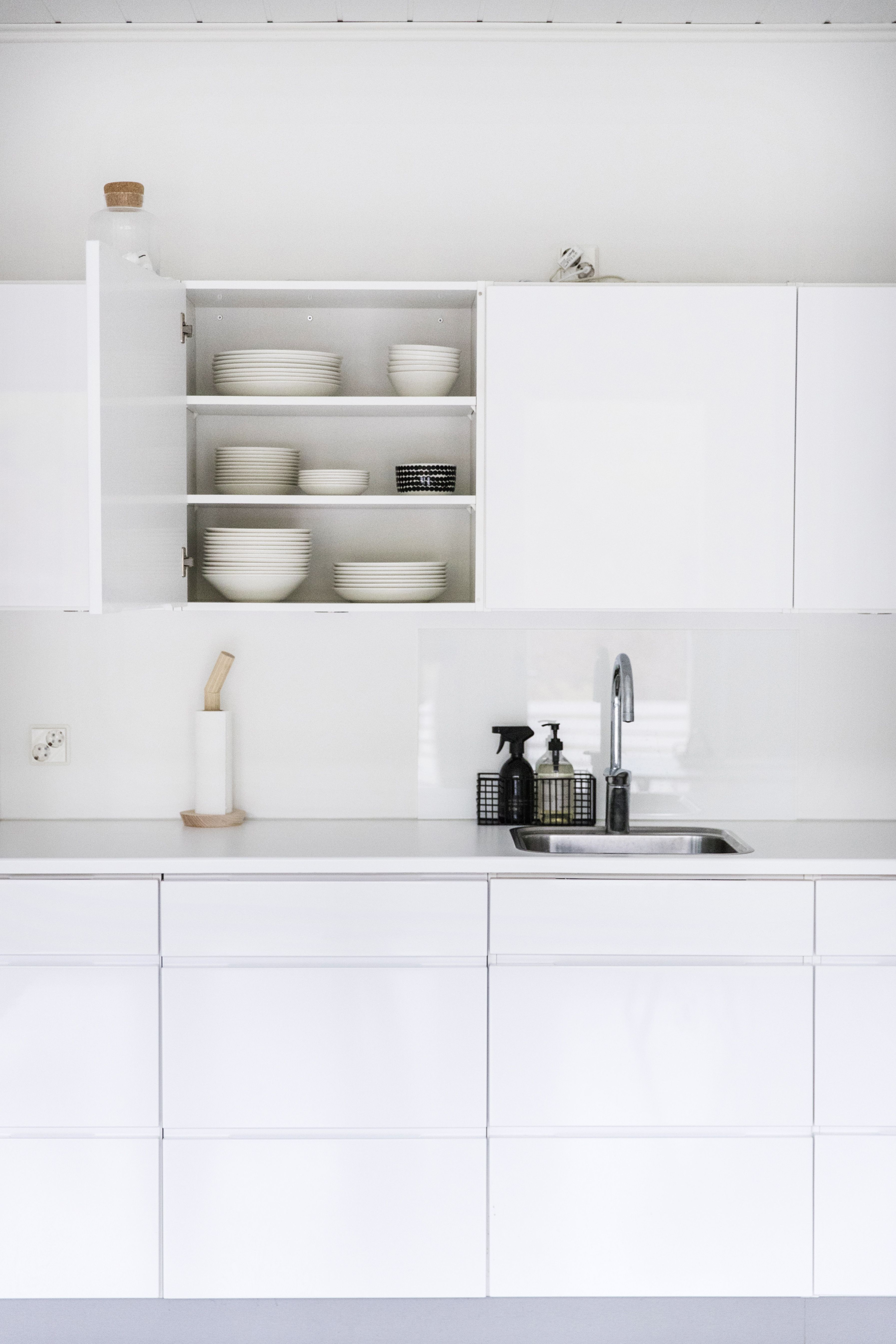 Kaapissa vallitsee rauha, kun valkoiset astiat ovat aina omilla paikoillaan.