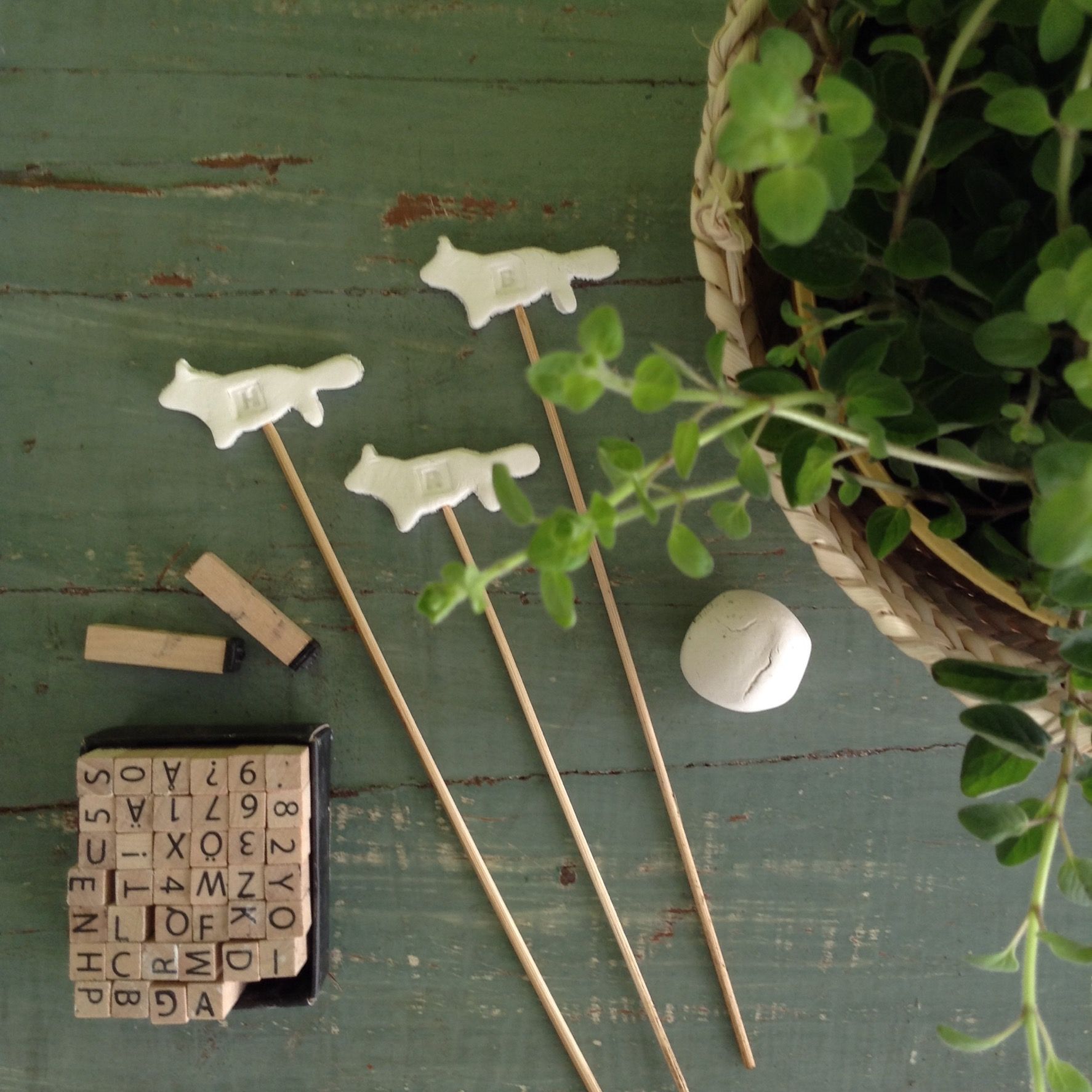 Somat merkkaustikut syntyvät pienillä piparimuoteilla.